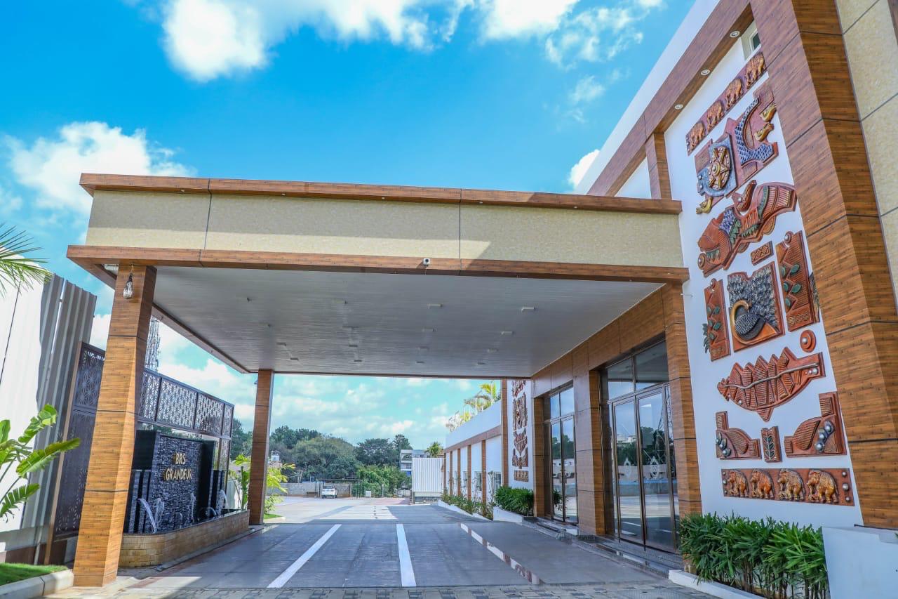 BRS GRANDEUR gallery photo 35